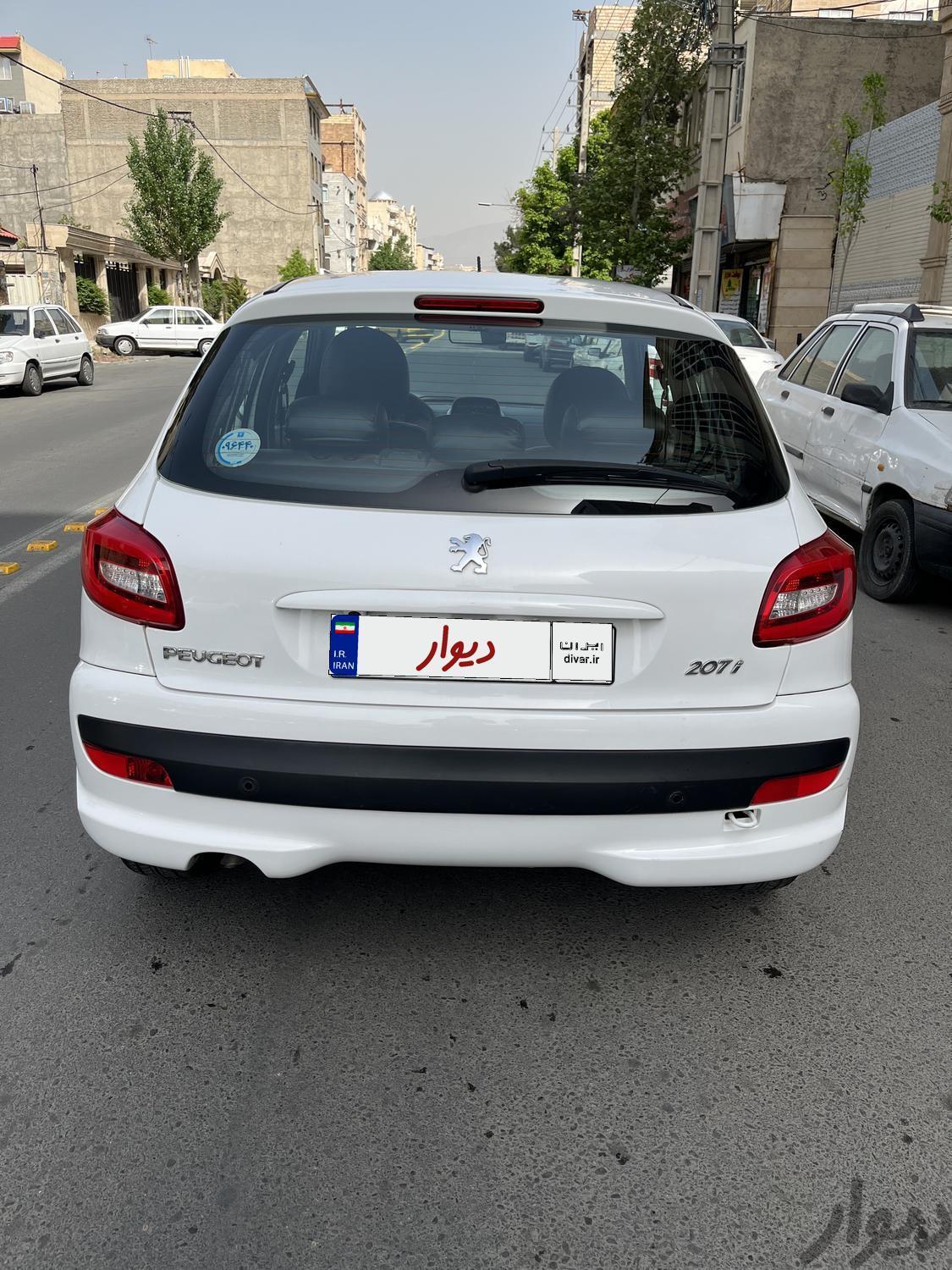 خودرو ۲۰۷ دنده ای بی رنگ